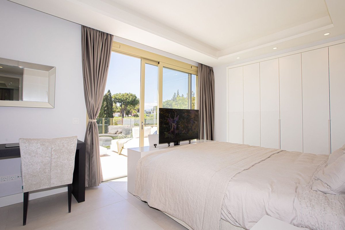 3 Bed Penthouse Duplex in Puerto Banús