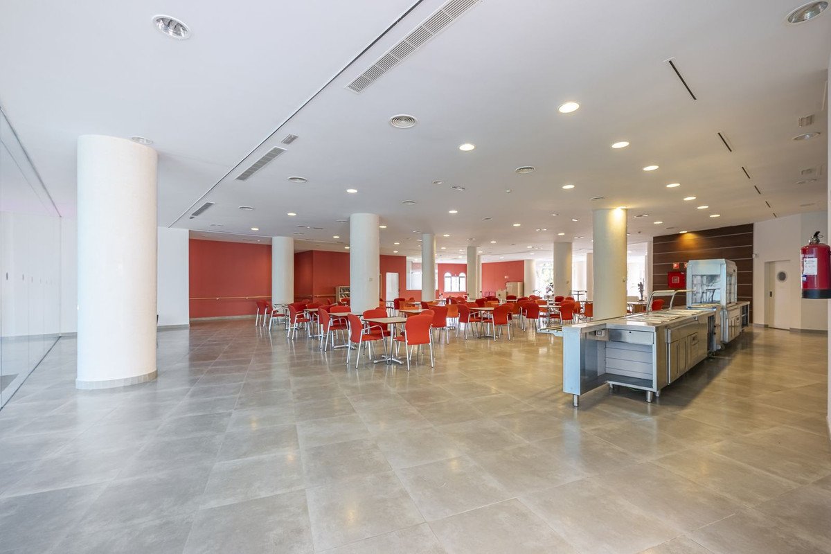 36 Bed Building in El Paraiso