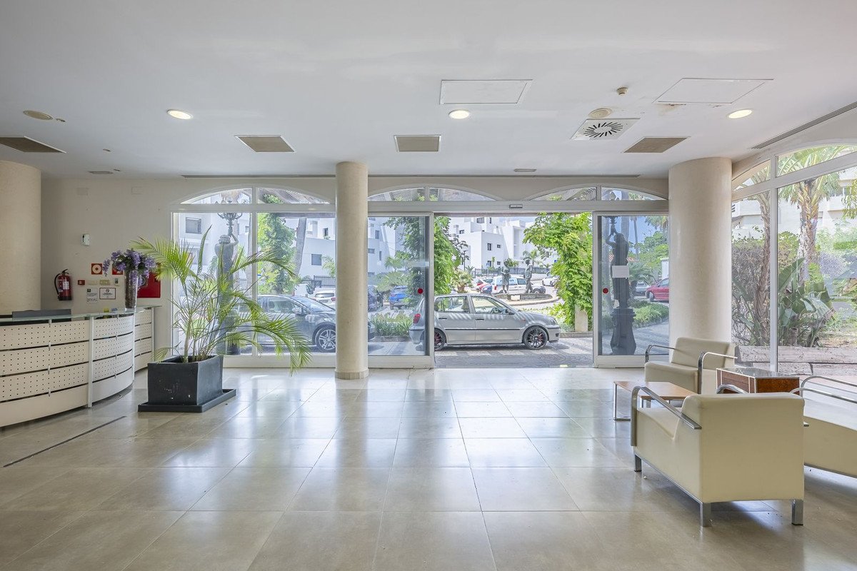 36 Bed Building in El Paraiso