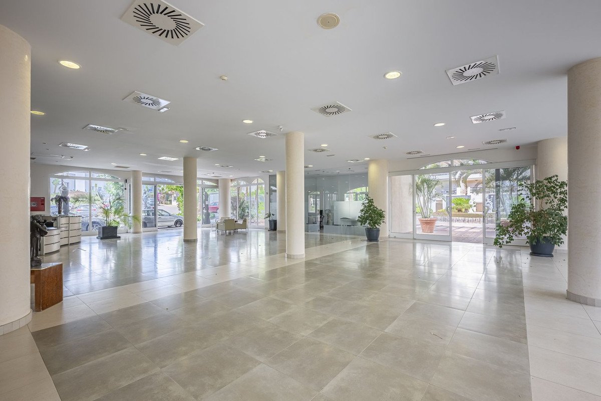 36 Bed Building in El Paraiso