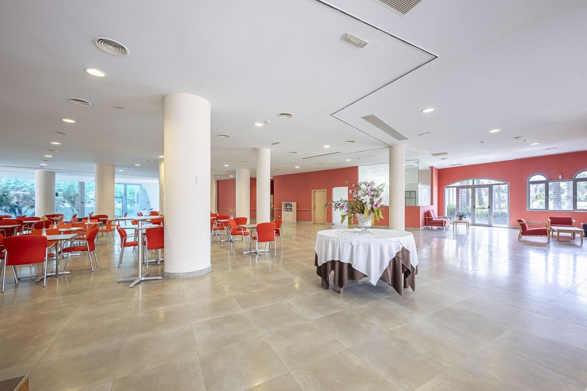 36 Bed Building in El Paraiso