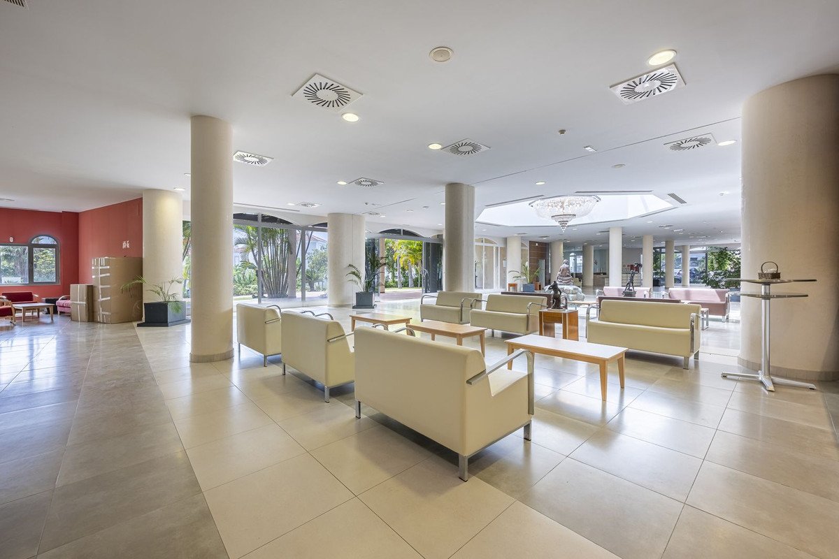 36 Bed Building in El Paraiso