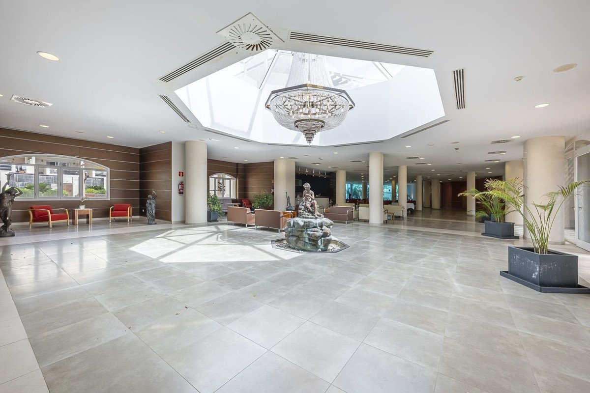36 Bed Building in El Paraiso