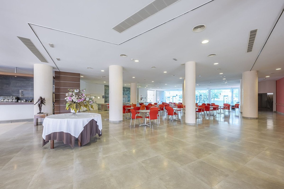 36 Bed Building in El Paraiso