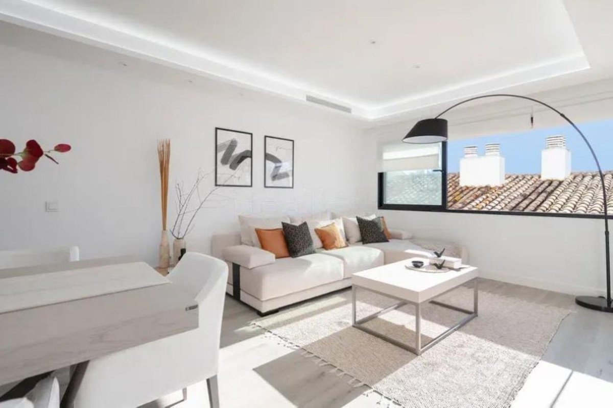 3 Bed Middle Floor Apartment in Puerto Banús
