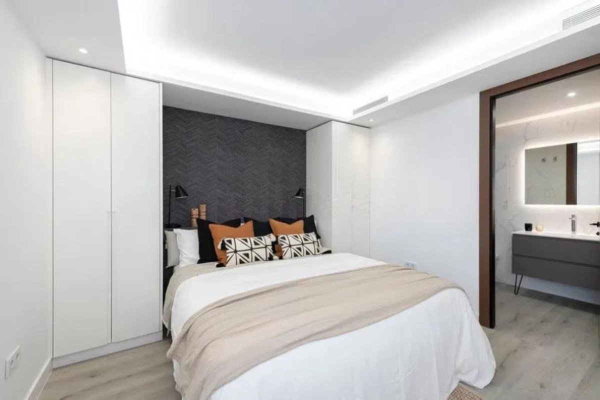 3 Bed Middle Floor Apartment in Puerto Banús