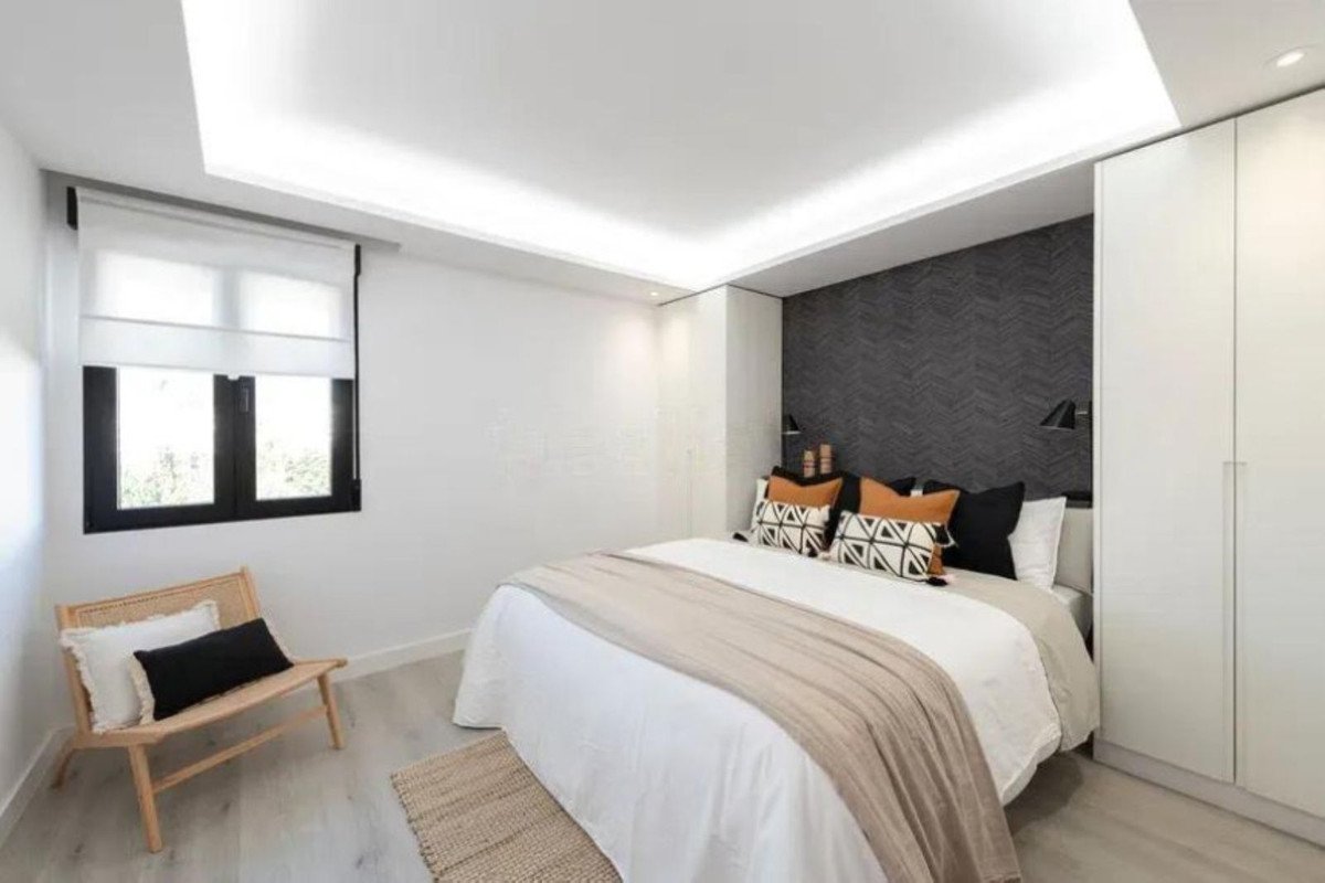 3 Bed Middle Floor Apartment in Puerto Banús