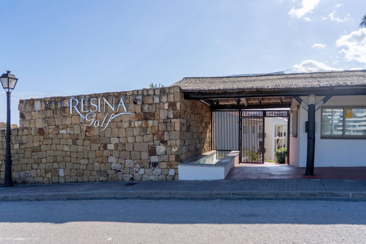 3 Bed Ground Floor Apartment in Estepona