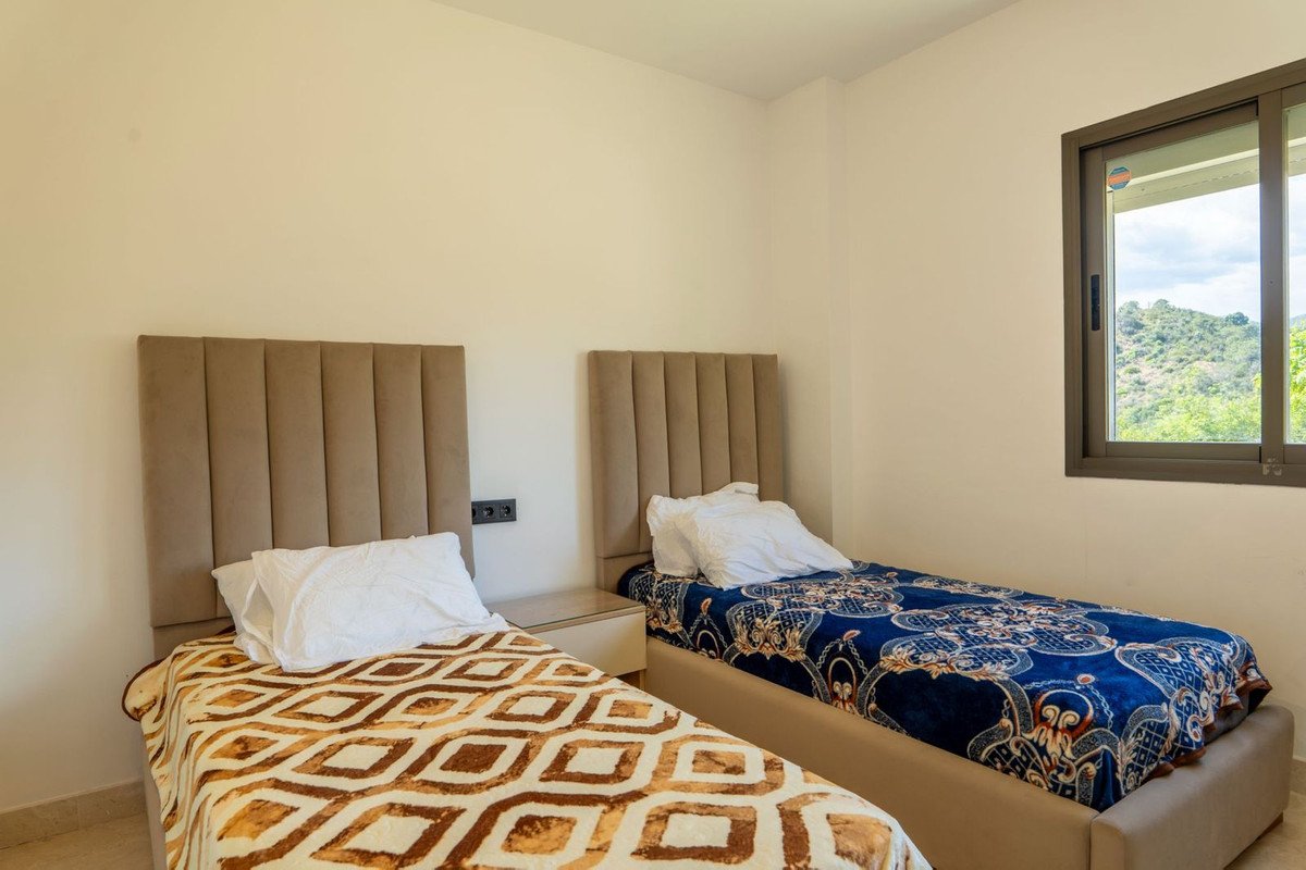 3 Bed Ground Floor Apartment in Estepona
