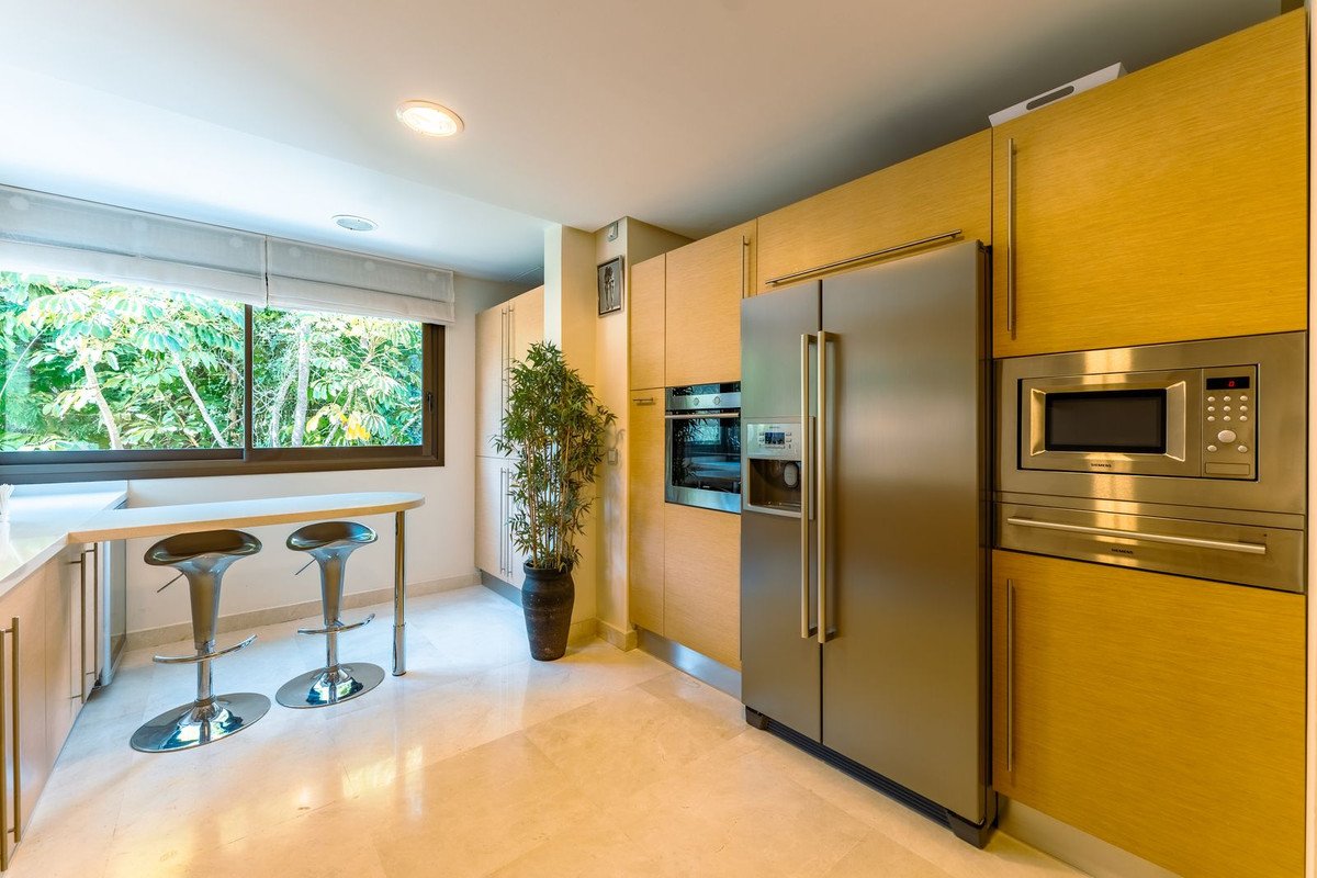 3 Bed Middle Floor Apartment in La Quinta