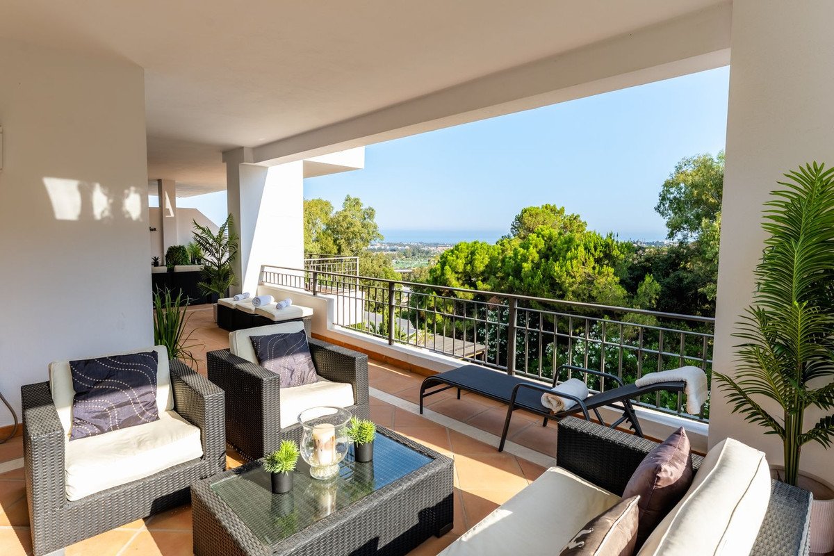 3 Bed Middle Floor Apartment in La Quinta
