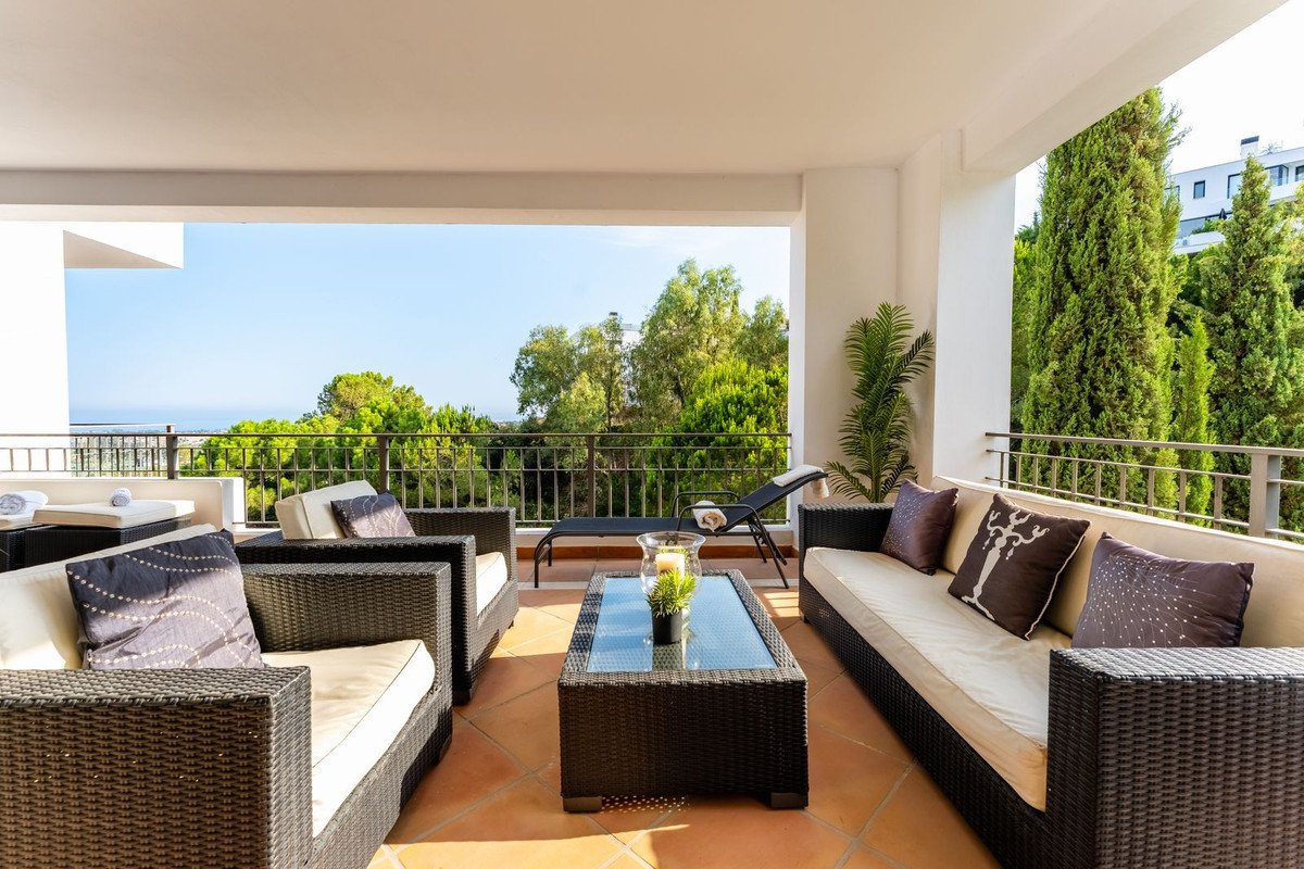 3 Bed Middle Floor Apartment in La Quinta