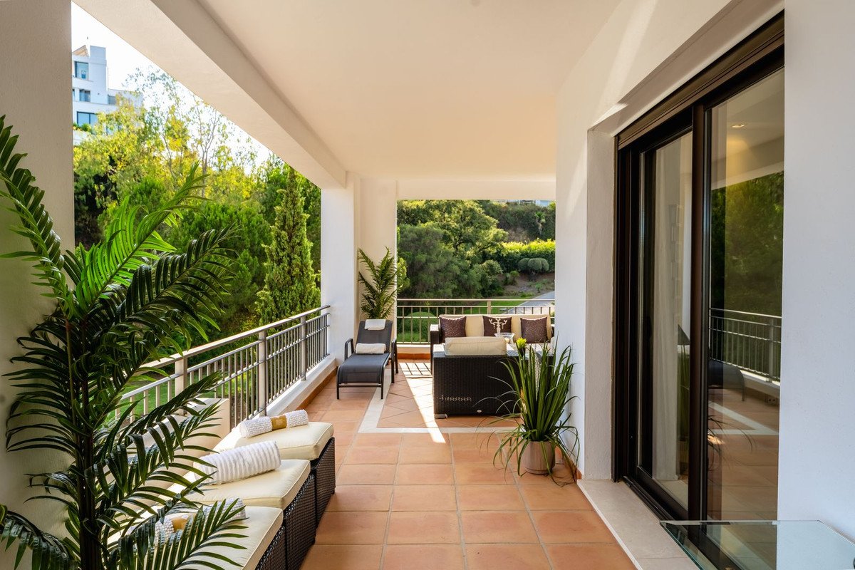 3 Bed Middle Floor Apartment in La Quinta