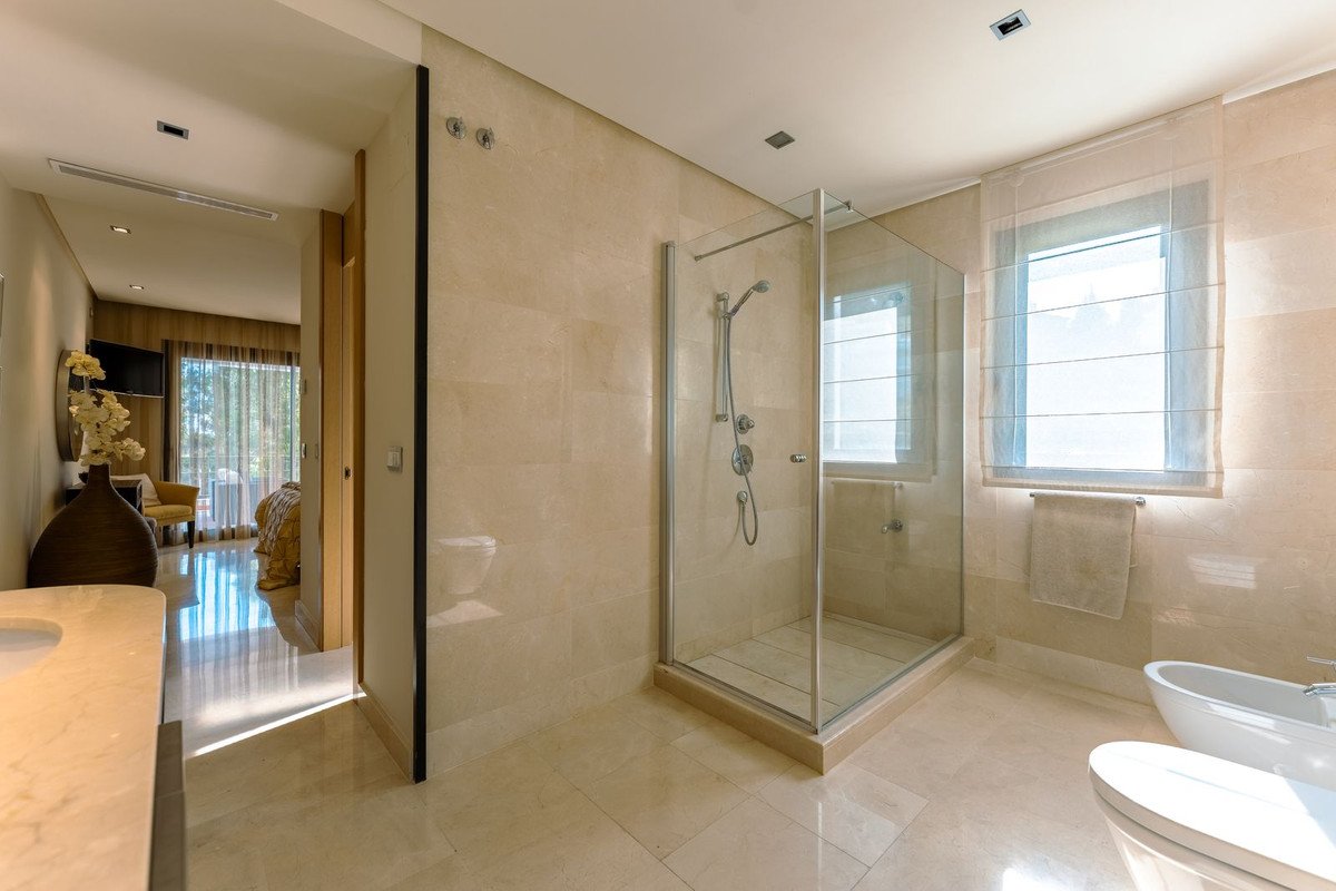 3 Bed Middle Floor Apartment in La Quinta