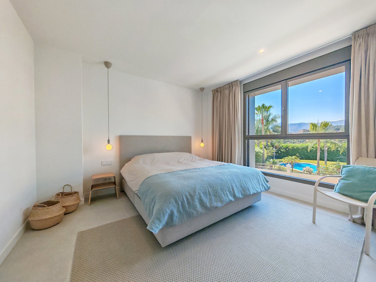 3 Bed Middle Floor Apartment in Selwo