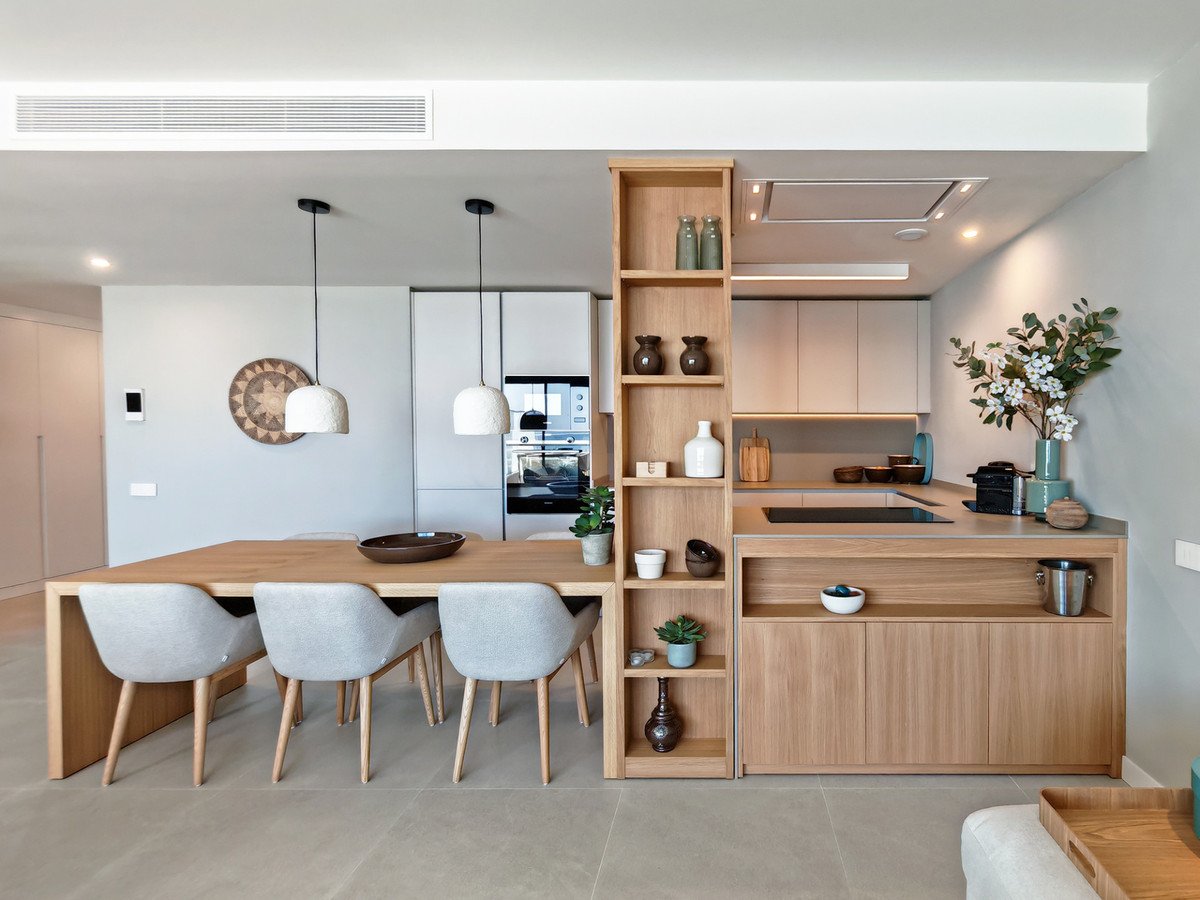3 Bed Middle Floor Apartment in Selwo