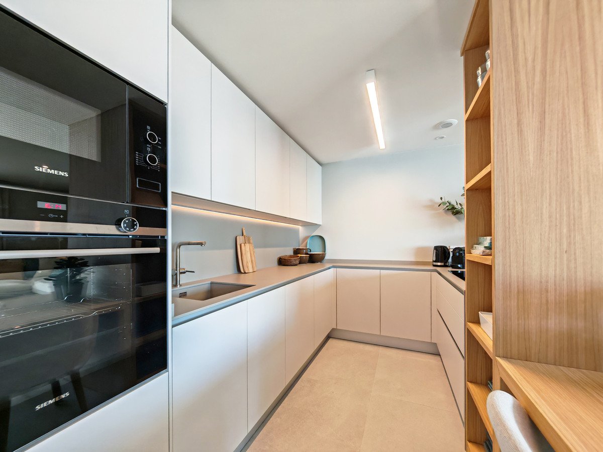 3 Bed Middle Floor Apartment in Selwo