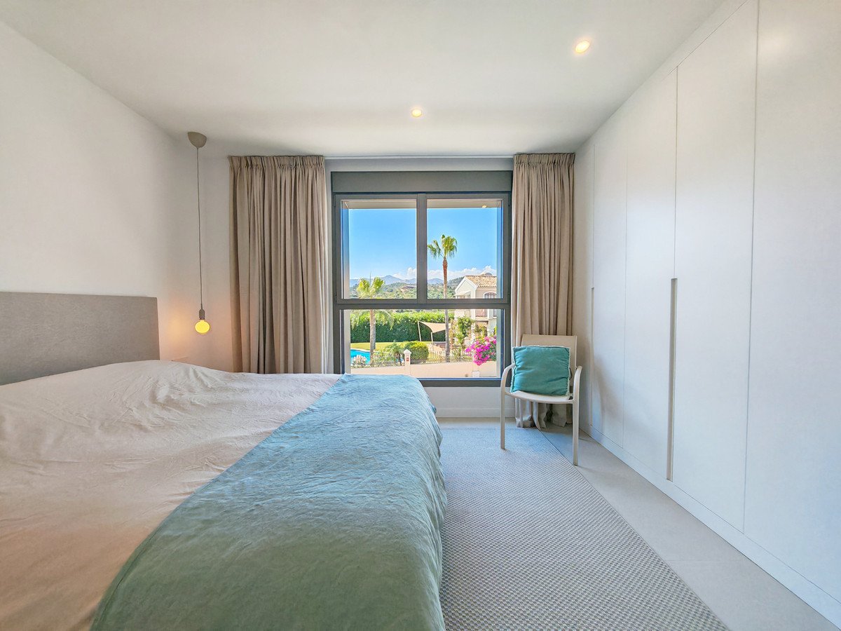 3 Bed Middle Floor Apartment in Selwo