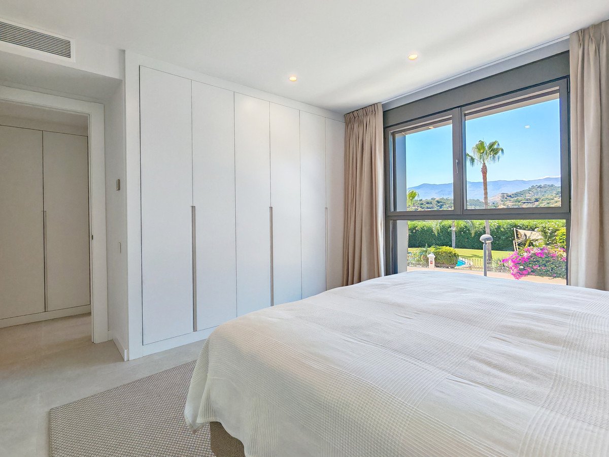 3 Bed Middle Floor Apartment in Selwo