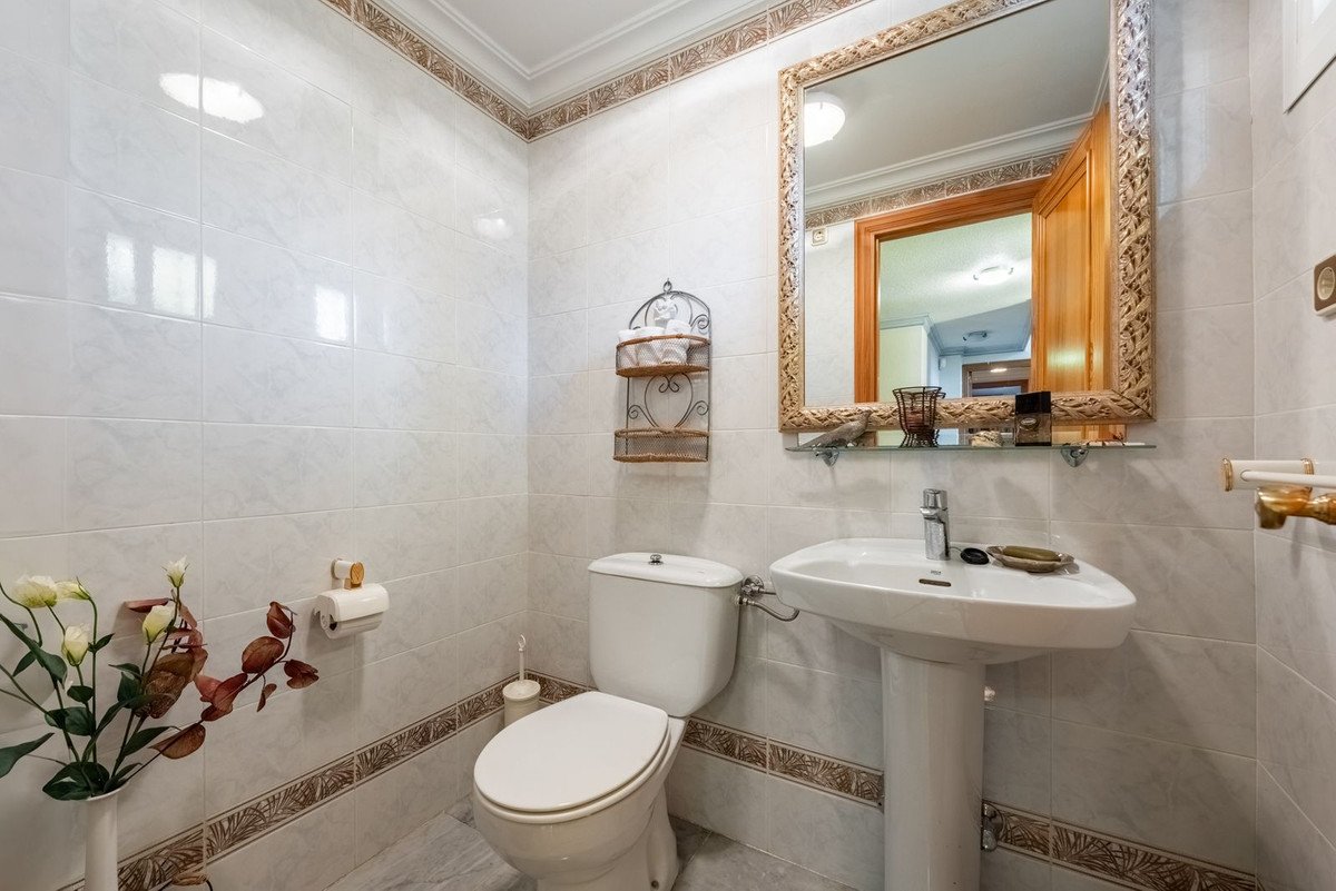 5 Bed Detached Villa in Atalaya