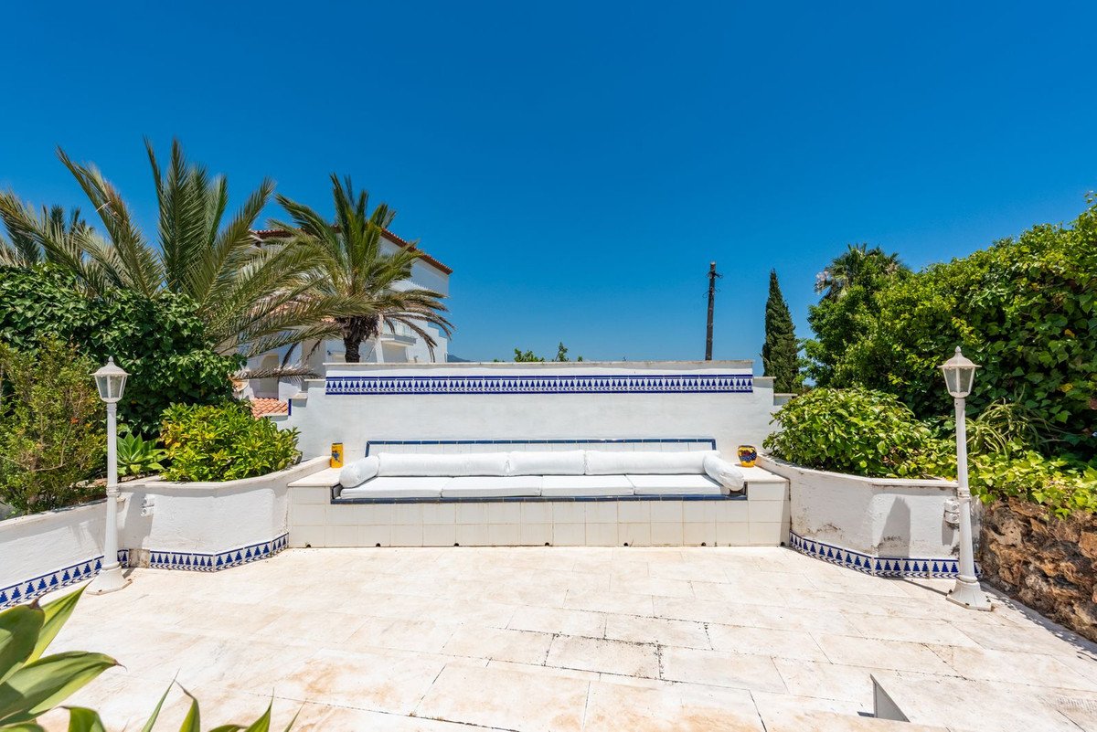 5 Bed Detached Villa in Atalaya