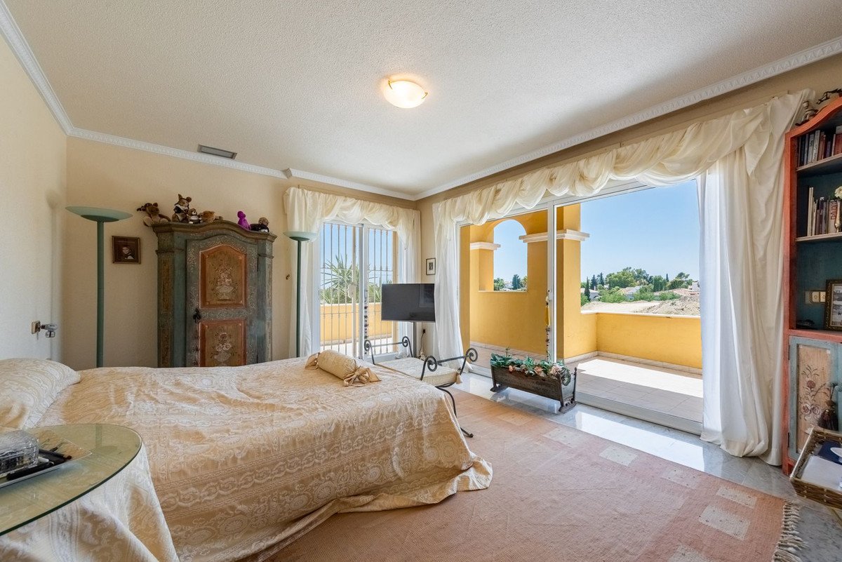 5 Bed Detached Villa in Atalaya