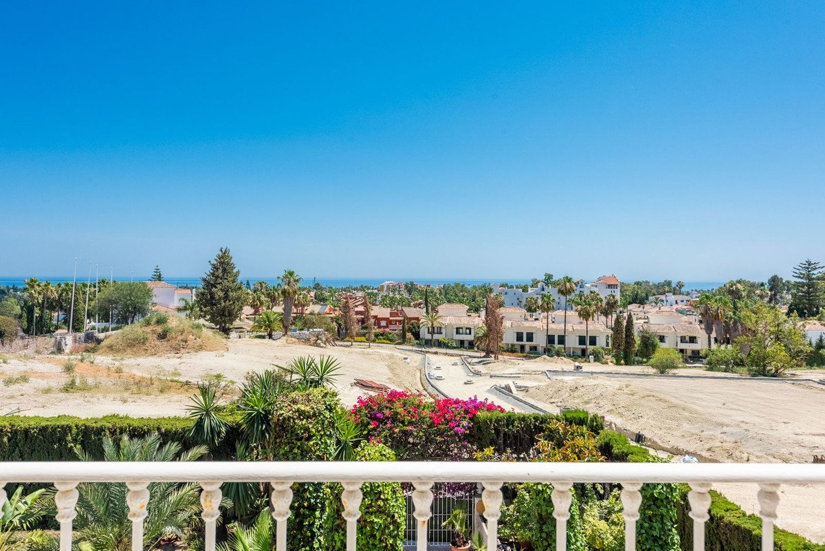 5 Bed Detached Villa in Atalaya