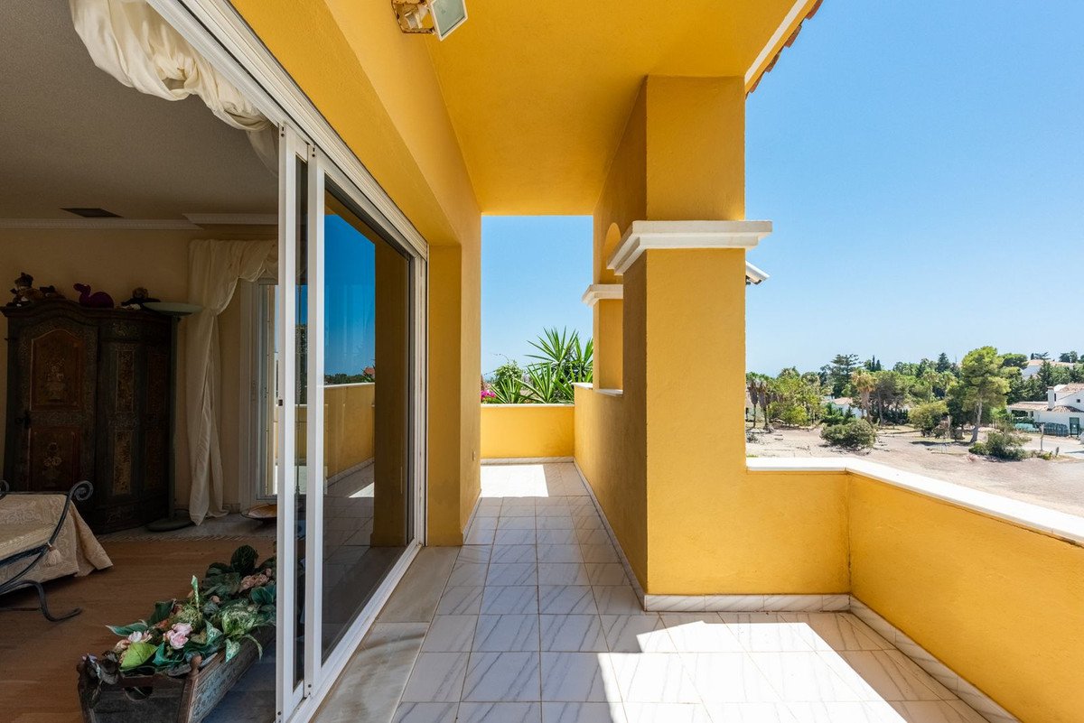 5 Bed Detached Villa in Atalaya