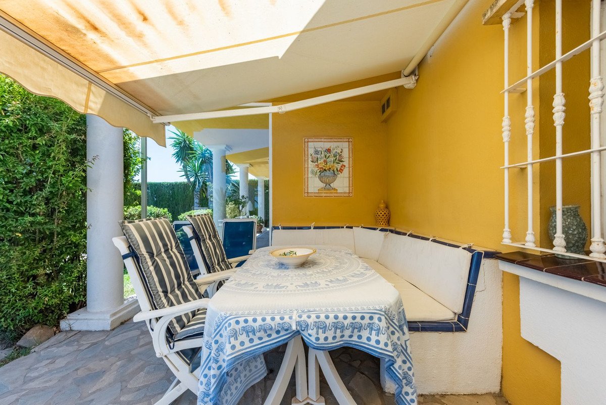 5 Bed Detached Villa in Atalaya