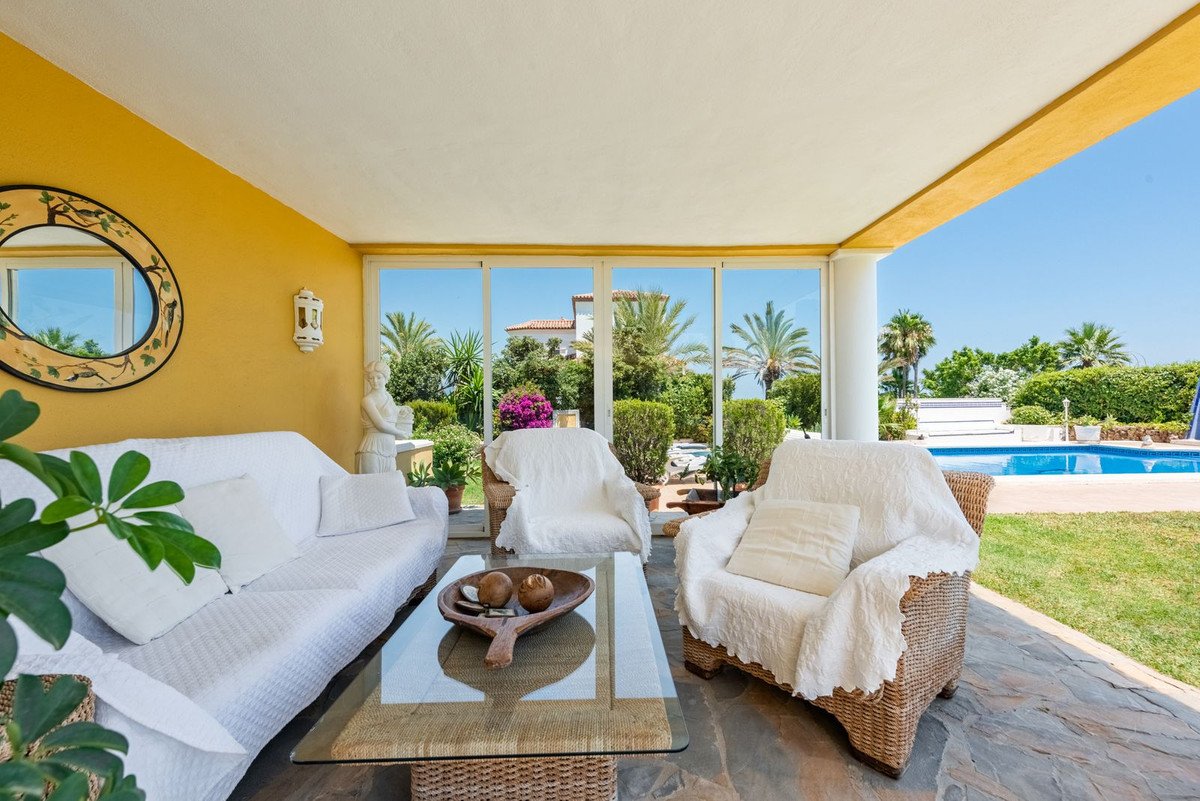 5 Bed Detached Villa in Atalaya