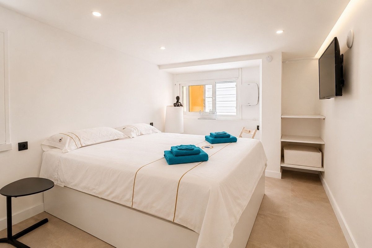 4 Bed Semi-Detached House in Estepona