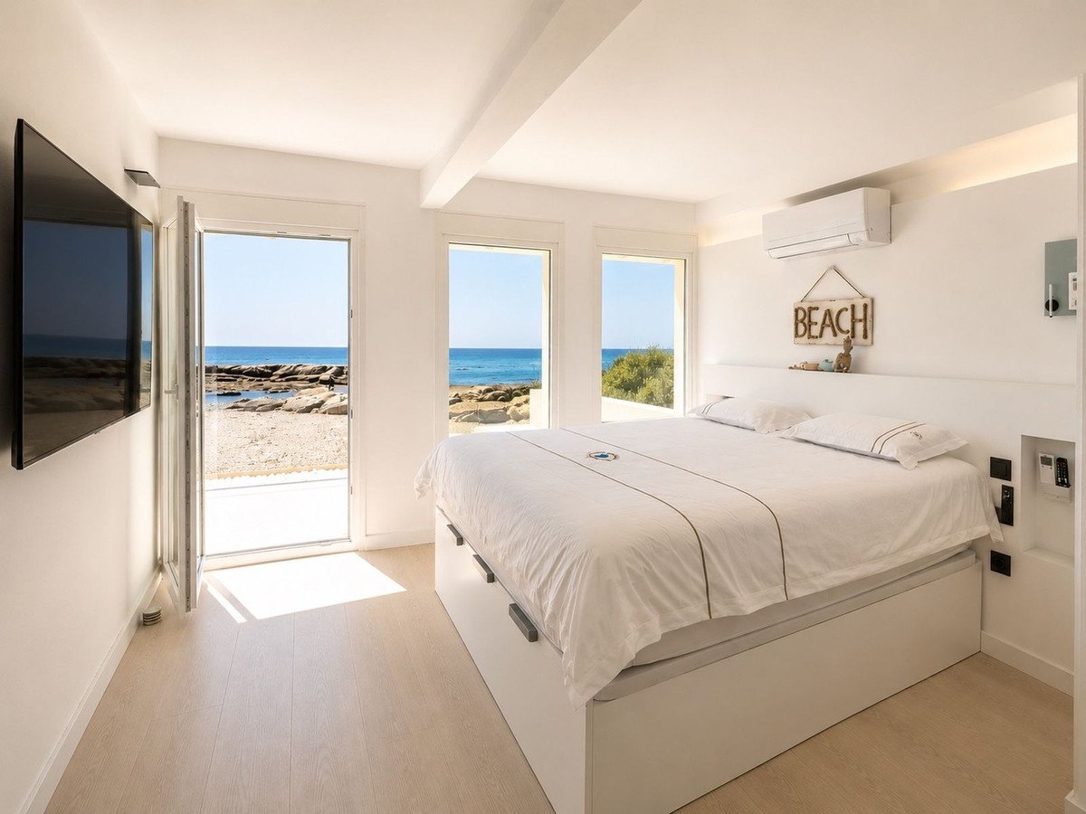 4 Bed Semi-Detached House in Estepona