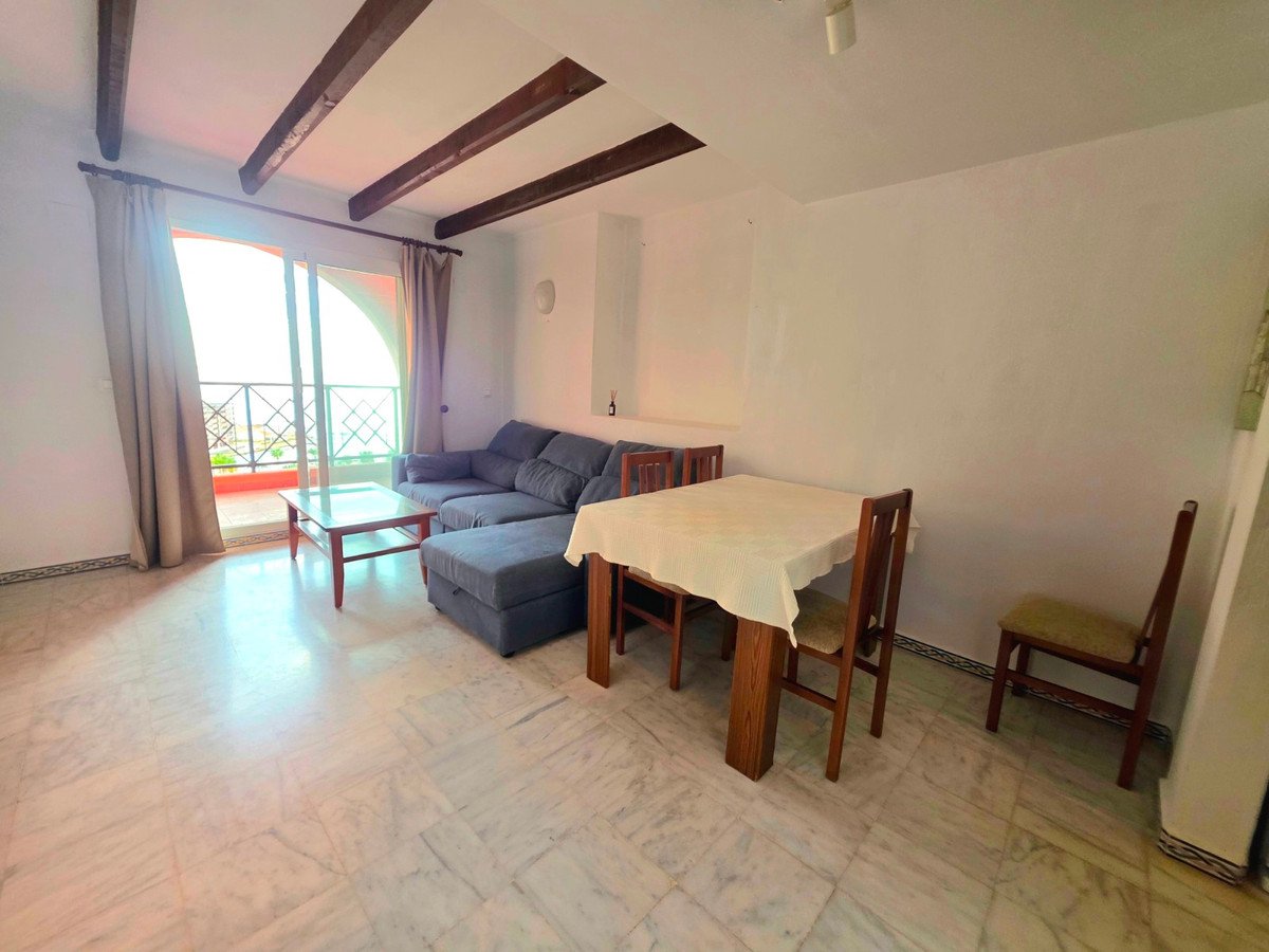 2 Bed Middle Floor Apartment in Torrevieja