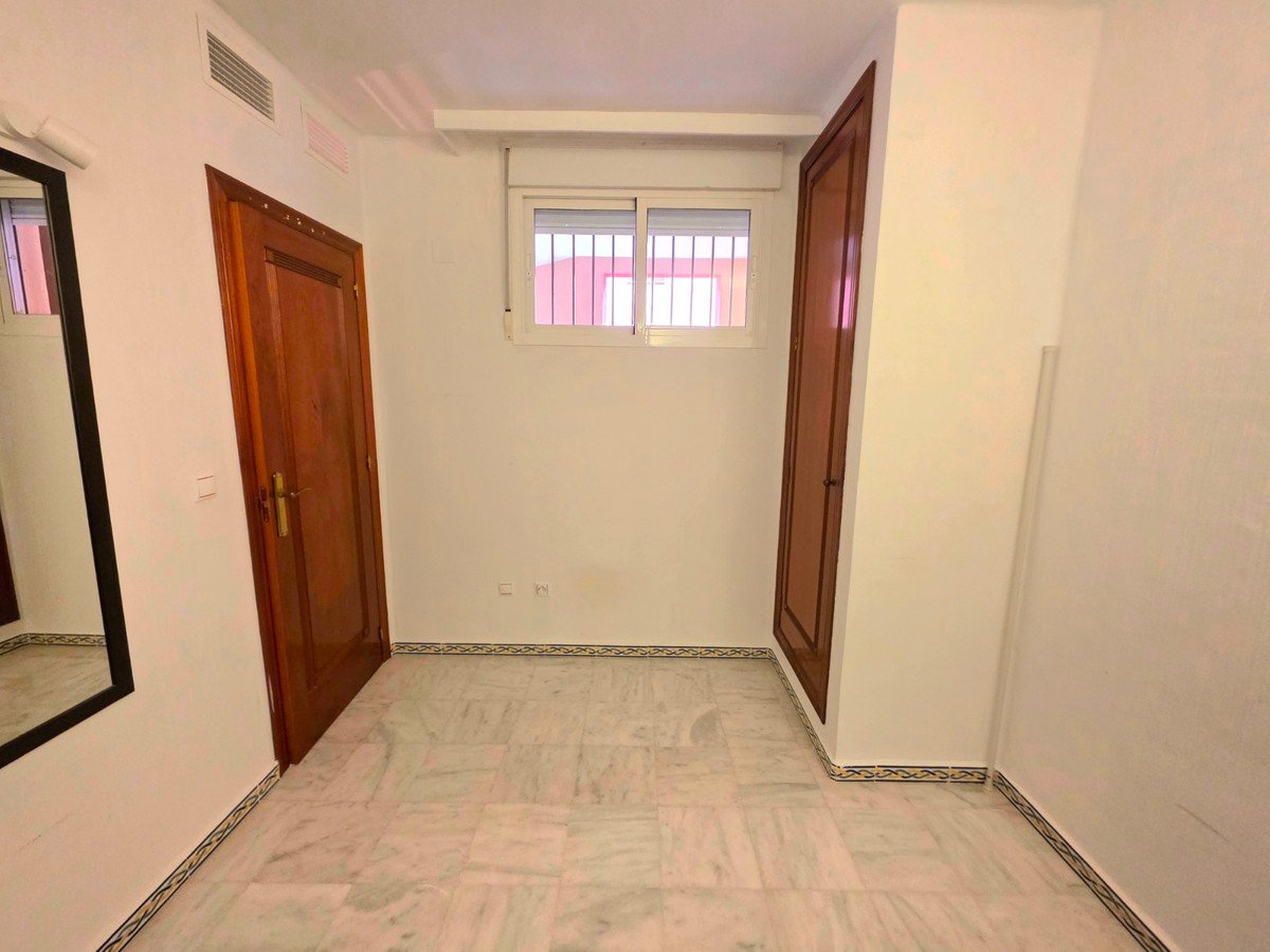 2 Bed Middle Floor Apartment in Torrevieja