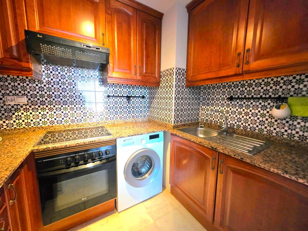 2 Bed Middle Floor Apartment in Torrevieja