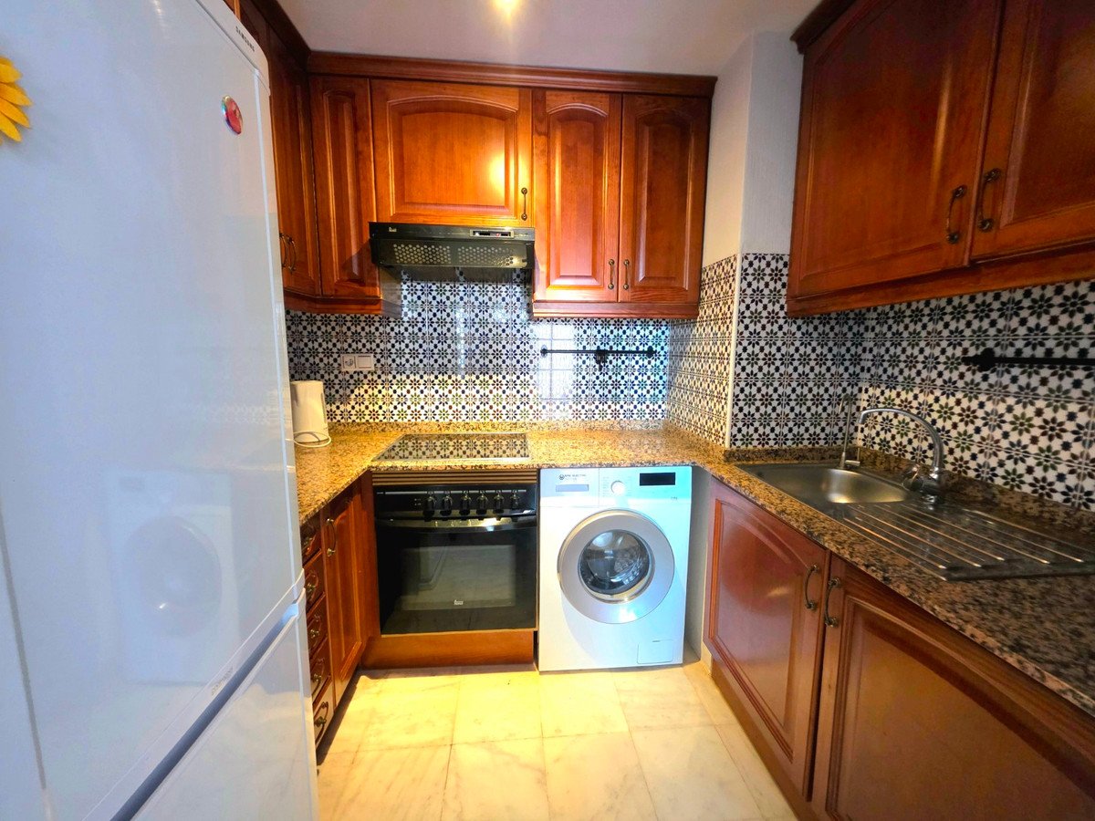 2 Bed Middle Floor Apartment in Torrevieja