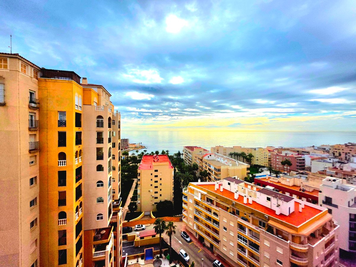 2 Bed Middle Floor Apartment in Torrevieja