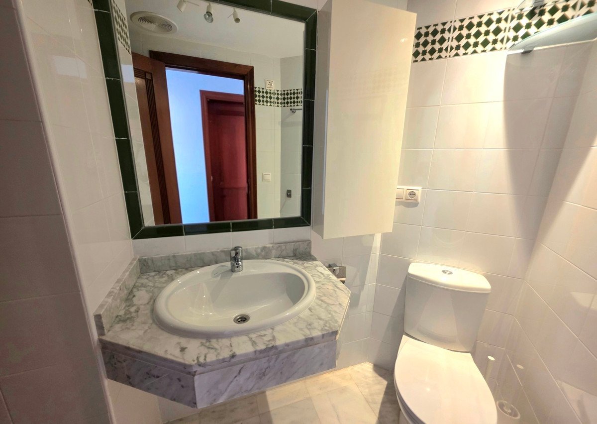 2 Bed Middle Floor Apartment in Torrevieja