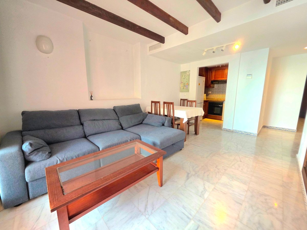 2 Bed Middle Floor Apartment in Torrevieja