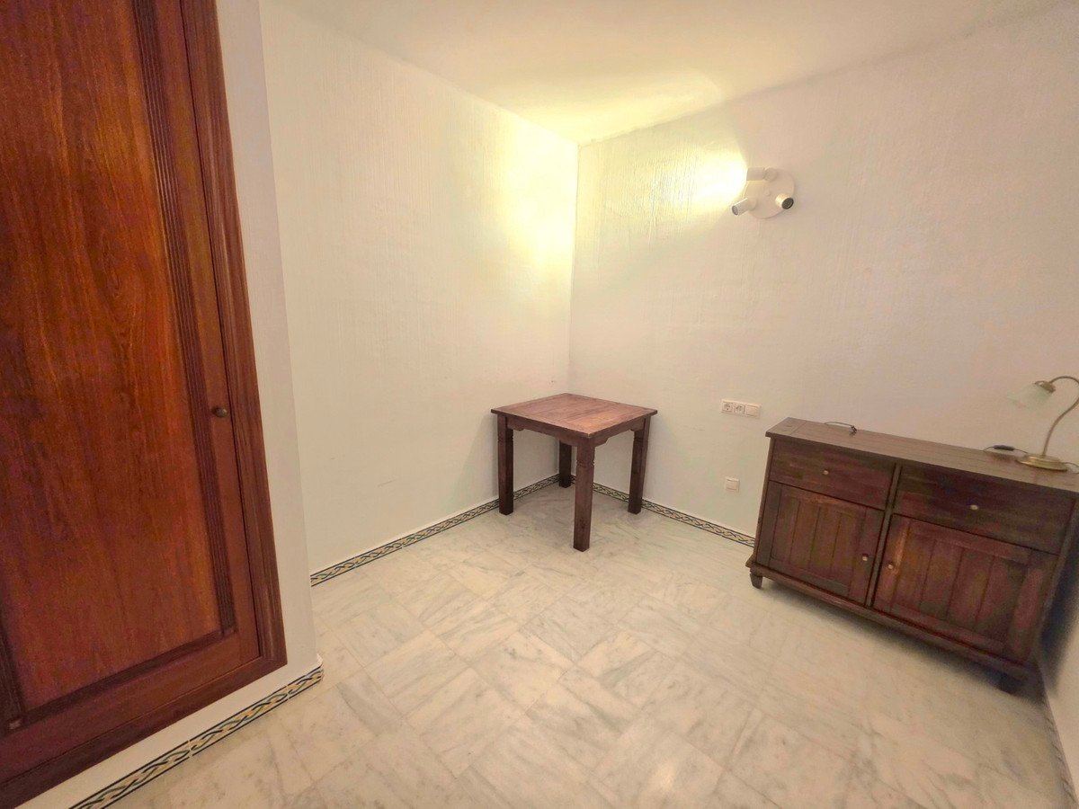 2 Bed Middle Floor Apartment in Torrevieja