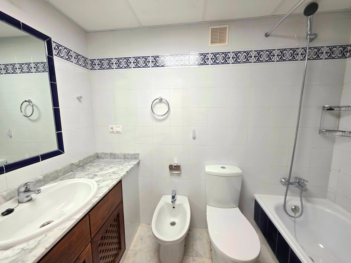 2 Bed Middle Floor Apartment in Torrevieja