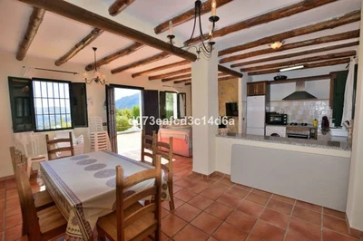 5 Bed Detached Villa in Zahara de la Sierra