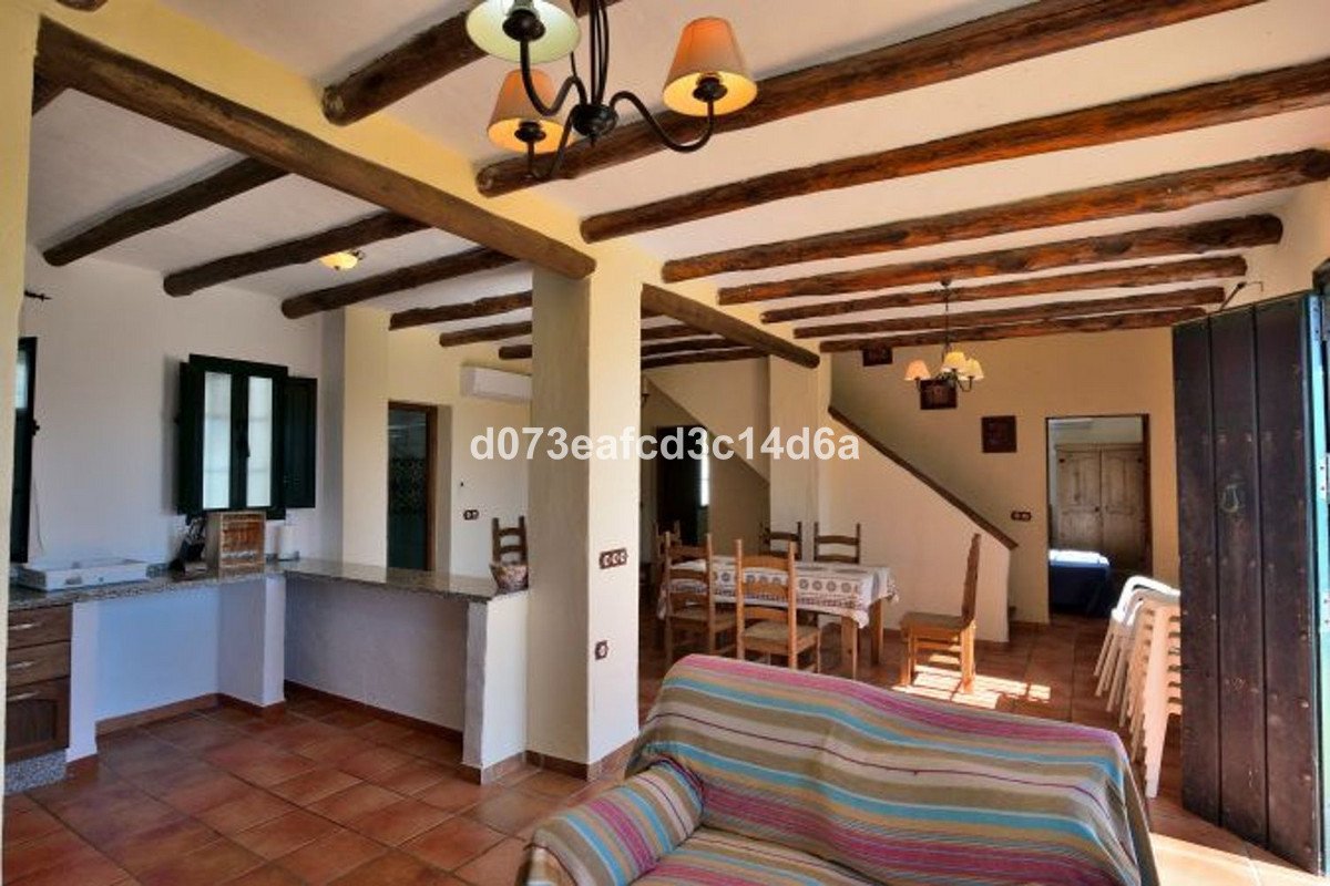 5 Bed Detached Villa in Zahara de la Sierra