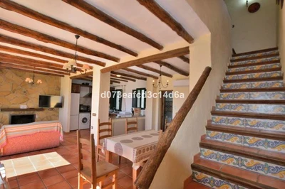 5 Bed Detached Villa in Zahara de la Sierra