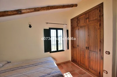 5 Bed Detached Villa in Zahara de la Sierra