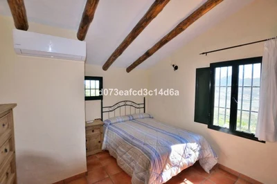 5 Bed Detached Villa in Zahara de la Sierra
