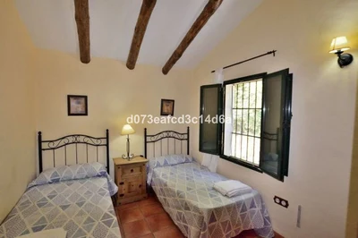 5 Bed Detached Villa in Zahara de la Sierra