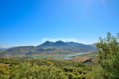 5 Bed Detached Villa in Zahara de la Sierra