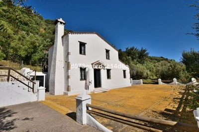 5 Bed Detached Villa in Zahara de la Sierra