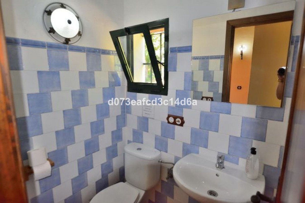 5 Bed Detached Villa in Zahara de la Sierra